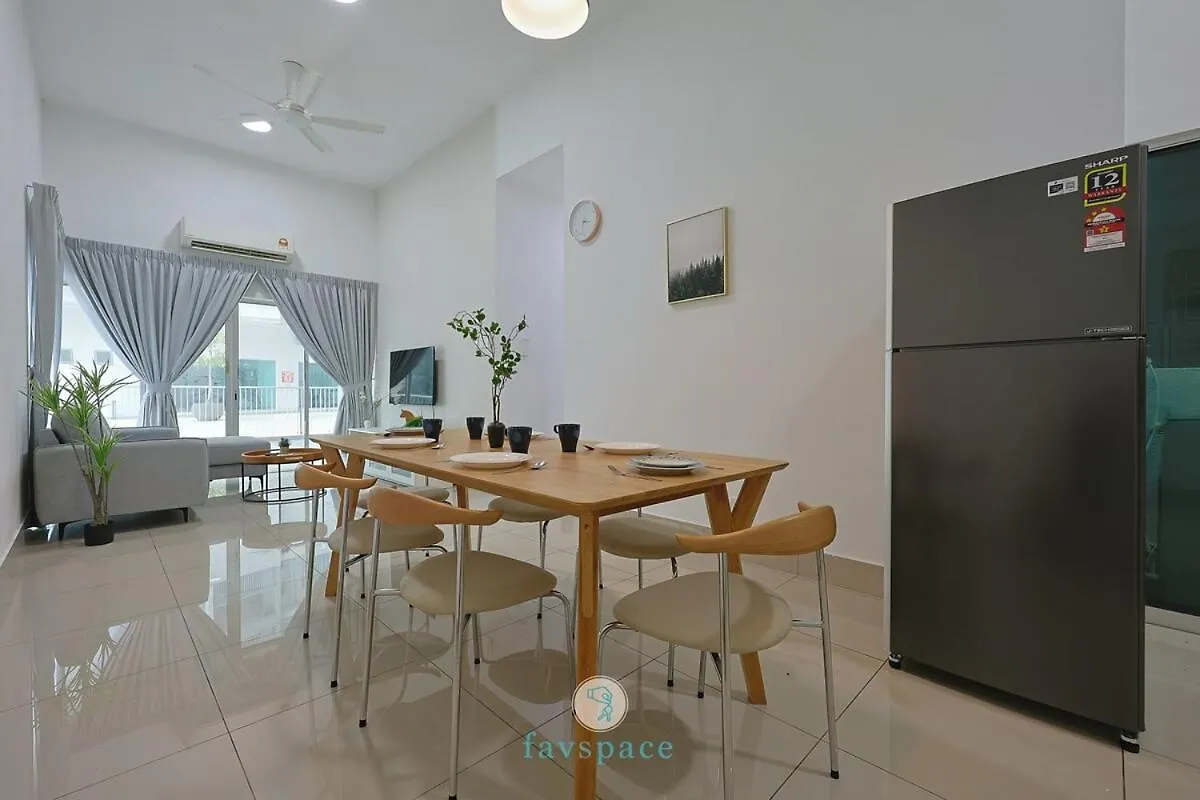 Daire Instaworthy 2B2B - 6 Pax - F&B & Mart - Chan Sow Lin Kuala Lumpur
