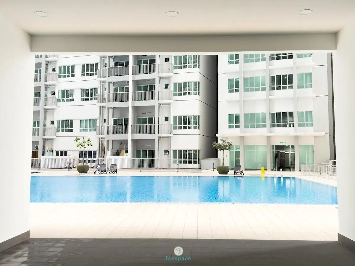 Daire Instaworthy 2B2B - 6 Pax - F&B & Mart - Chan Sow Lin Kuala Lumpur