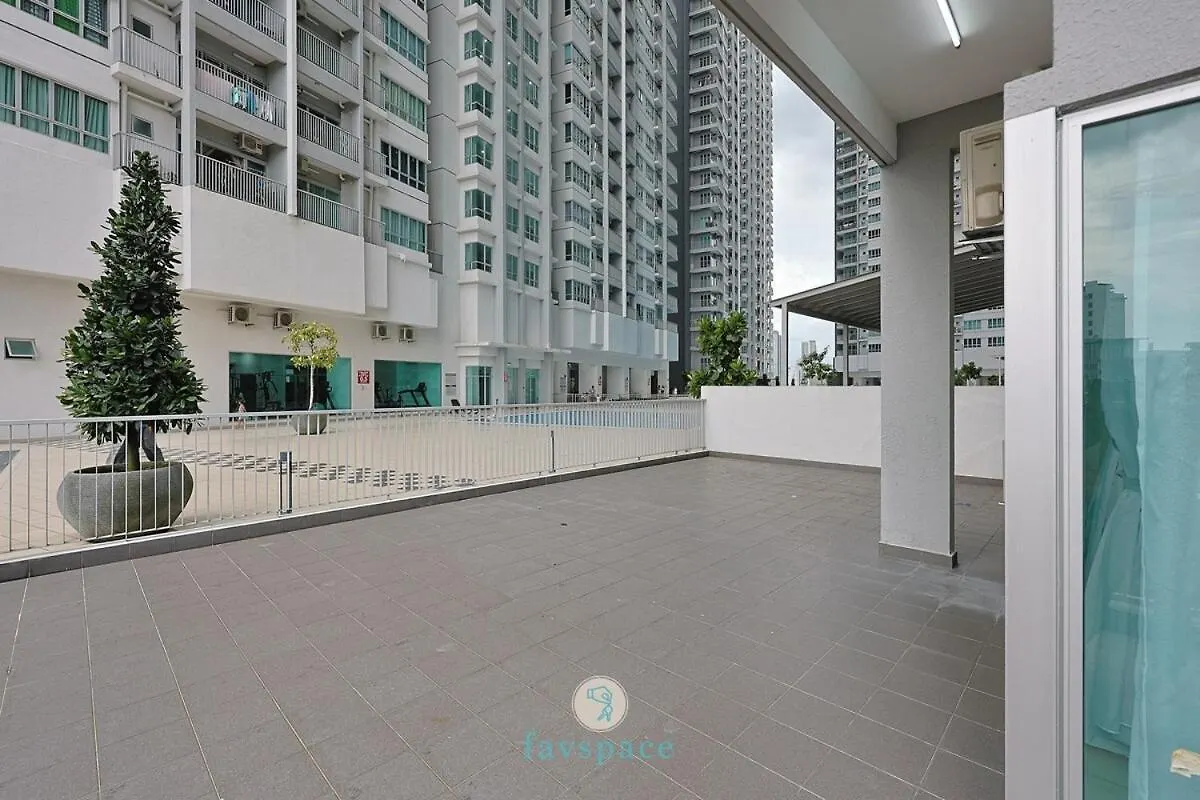Instaworthy 2B2B - 6 Pax - F&B & Mart - Chan Sow Lin Kuala Lumpur 0*,  Malaysia